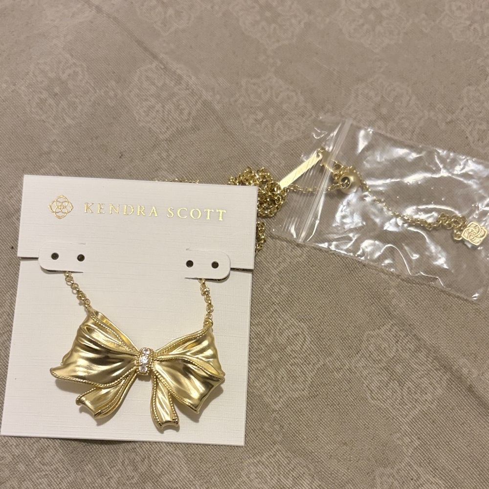 Kendra Scott Gold Bow Pendant Necklace
